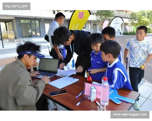 福田区十余所学校开展校园高尔夫，年课时近两万夯实人才基础